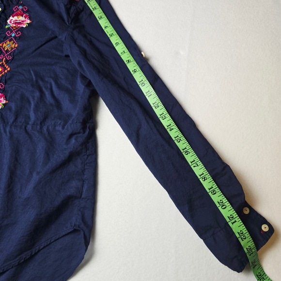 Johnny Was 3J Workshop Embroidered Blue Cotton Tunic Top Size Small - Picture 8 of 9